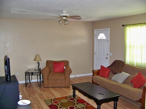 Building Photo - Bo Drive Duplex 2