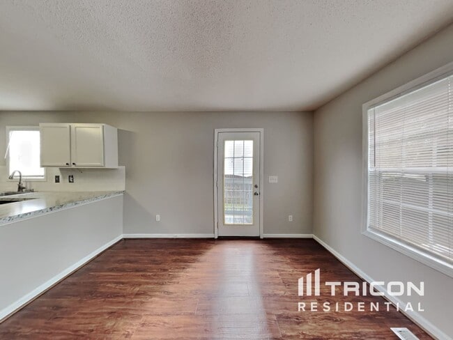 Building Photo - 265 Santee Cir