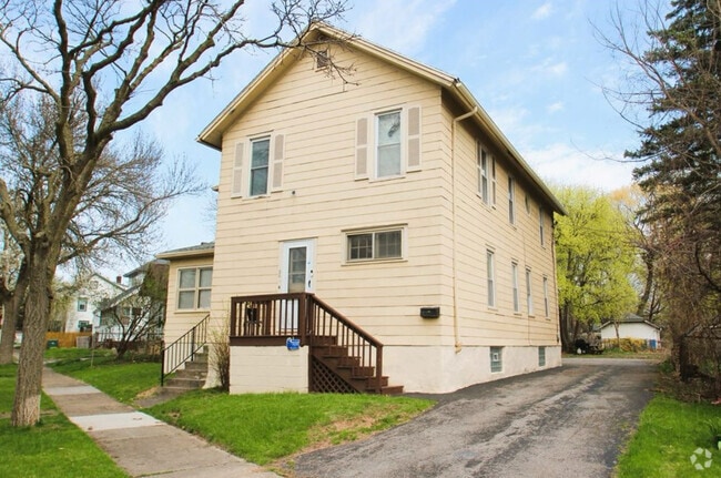 Building Photo - 26 Mineola St