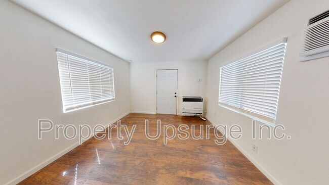 Foto del edificio - 2713 Twin View Blvd