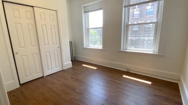 Building Photo - 128 Hemenway St