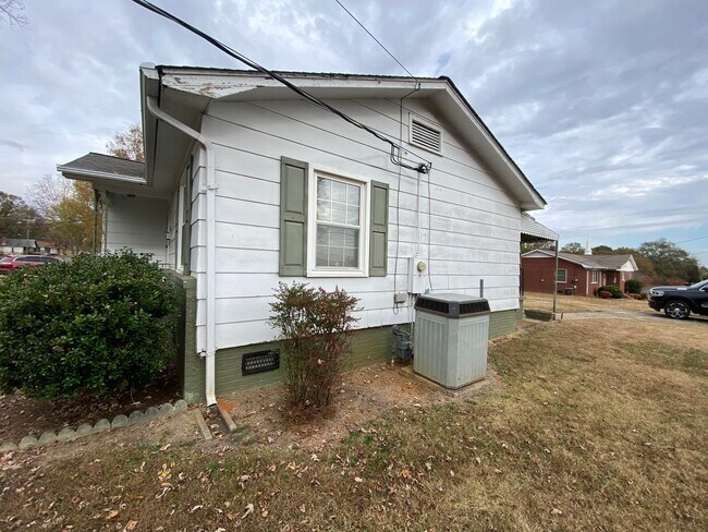 Foto del edificio - 2/1 Home in Shelby, NC