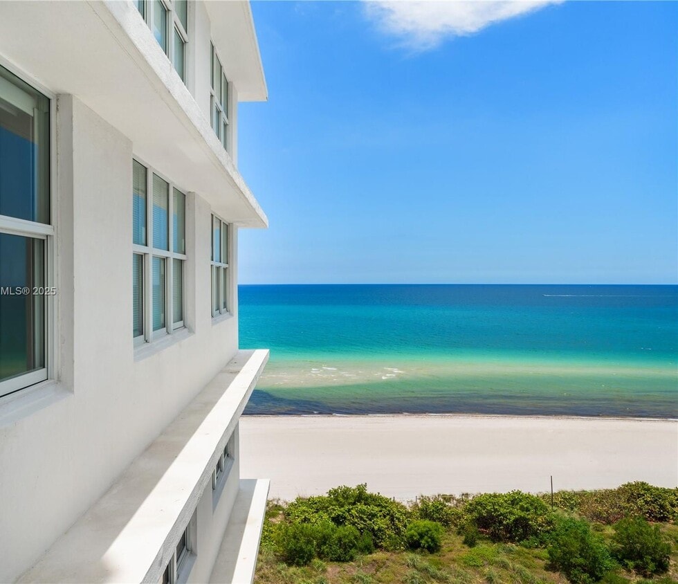 Primary Photo - 5601 Collins Ave