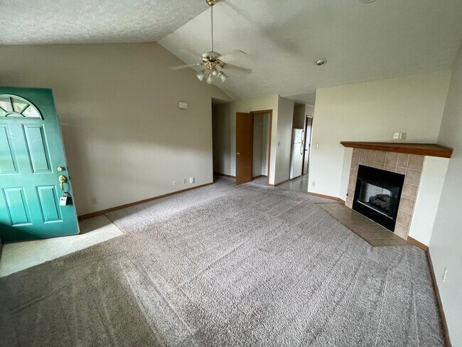 Building Photo - 3028 Butterfield Court