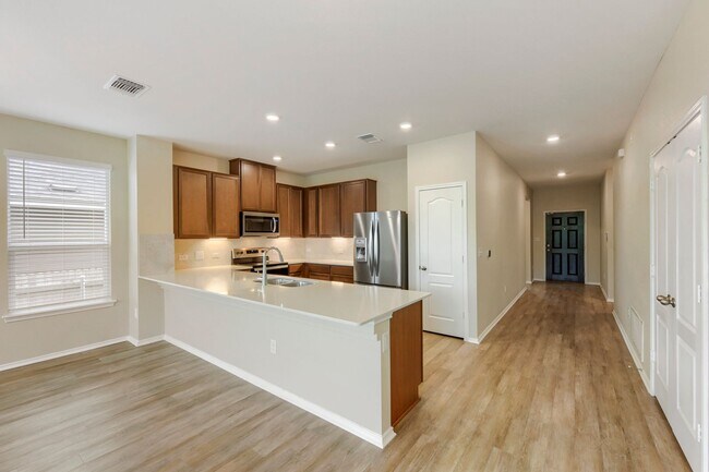 Foto del edificio - Brand New Home for Lease in Southeast Austin