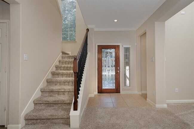 Building Photo - 50 E Pipers Green St