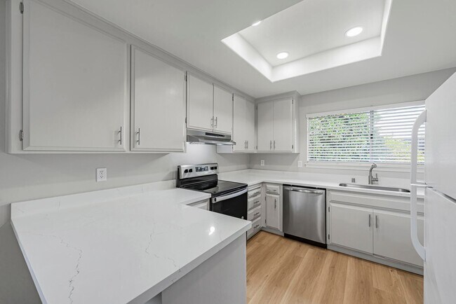 Building Photo - 960-960 Spadafore Ct