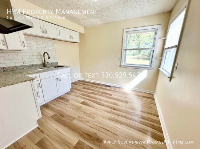Building Photo - 3035 33rd St NE