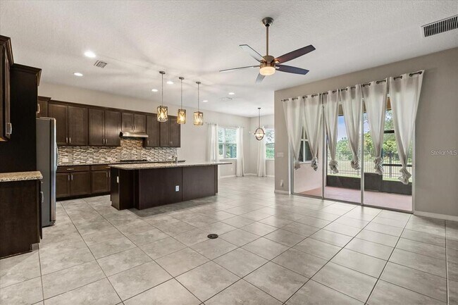 Foto del edificio - 1046 Grand Hilltop Dr