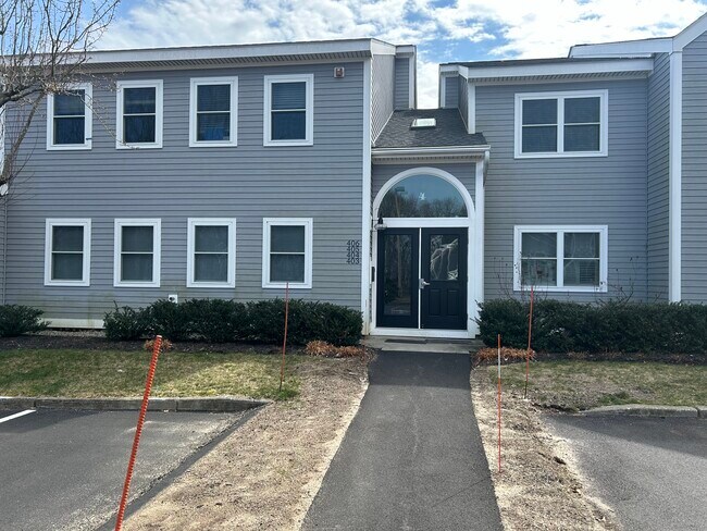 Building Photo - 405 Tuckers Ln
