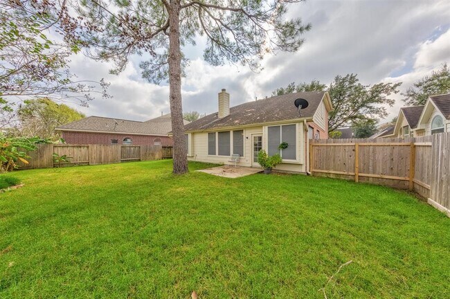 Foto del edificio - 9034 Eaglecove Dr