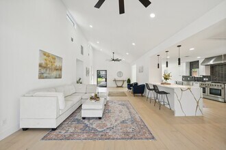 Building Photo - 3729 Rio Vista St