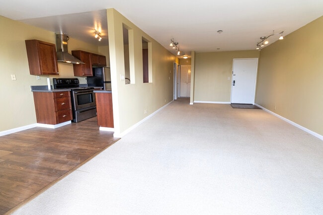 Spacious living room - 1108 Camino Real