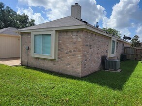 Building Photo - 19330 Larissa Dr