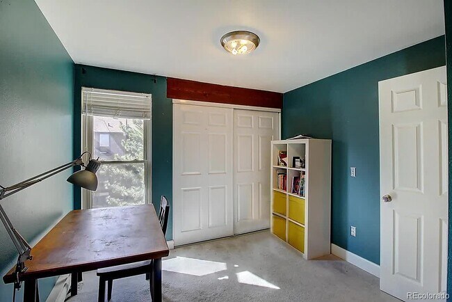 upstairs bedroom #1 - 4482 Greenbriar Blvd
