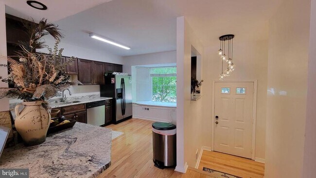 Foto del edificio - 6178 Forest Creek Ct