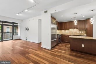 Building Photo - 2425 L St NW