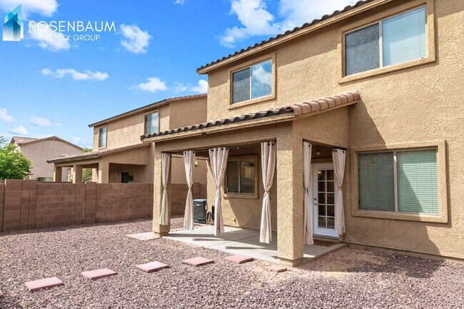 Building Photo - Beautiful 5-beds, 2.5-baths two-story home in the desirable Rancho Marana community!
