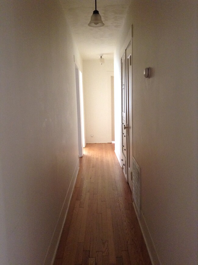 Building Photo - 1527 W Macon St