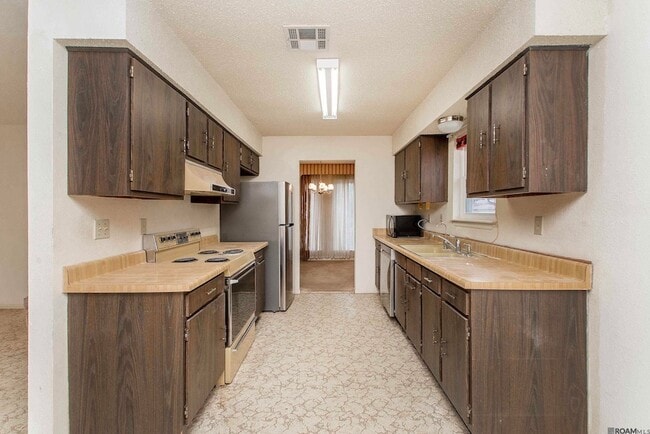 Building Photo - 2417 Tattersall Dr