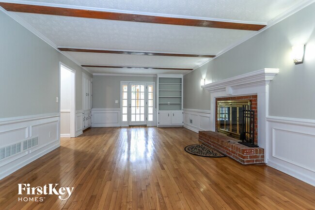 Building Photo - 2880 Creekwood Dr SW