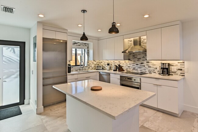 Foto del edificio - 1955 NE 4th St