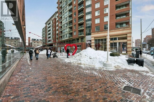 Building Photo - 35 Parliament St