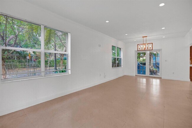 Foto del edificio - 1537 SW 10th St