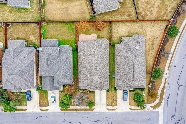 Building Photo - 2468 Millbrook Loop