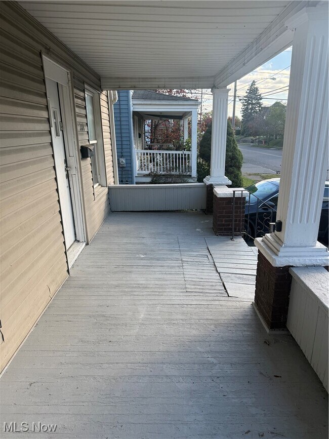 Foto del edificio - 204 Broad Ave NW