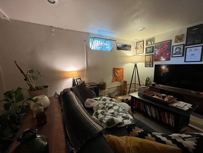 Foto del edificio - 1041 W Vine Dr