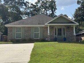 Building Photo - 1102 Pinemont Dr