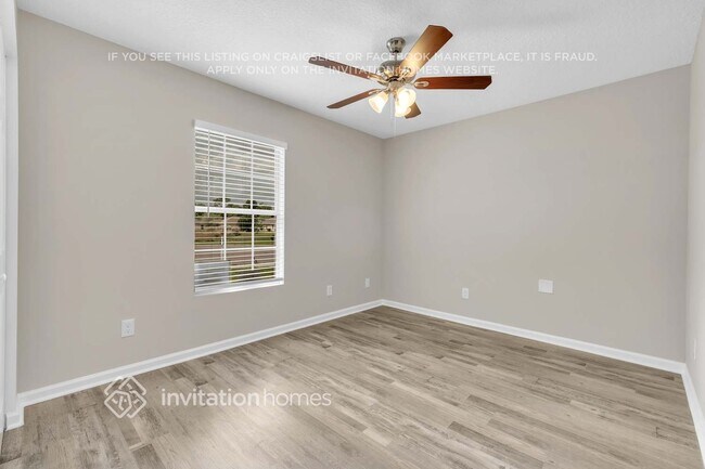 Foto del edificio - 8013 Violet Willow Ln