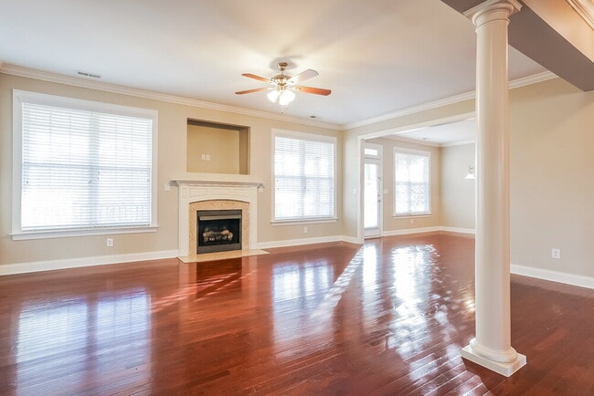 Foto del edificio - 500 Boswell Ln