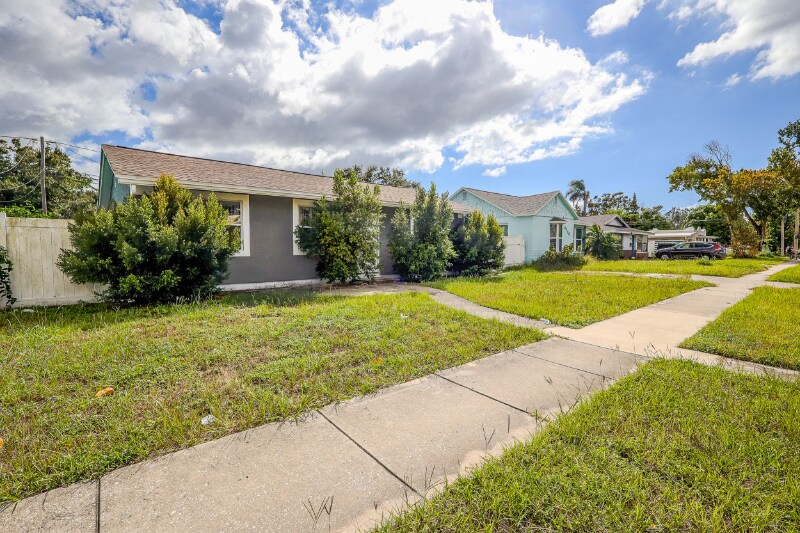 Foto principal - 4220 38th Ave N