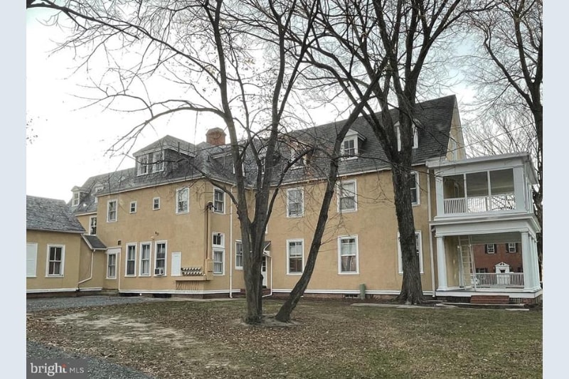 Primary Photo - 401 S Washington St