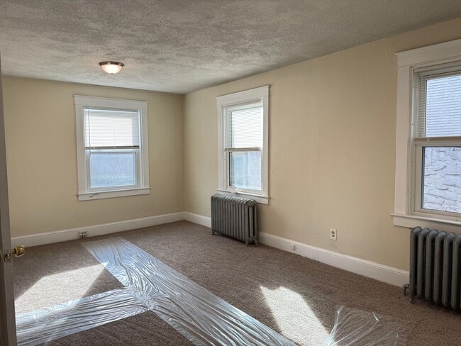 Foto del edificio - 839 E Walnut St