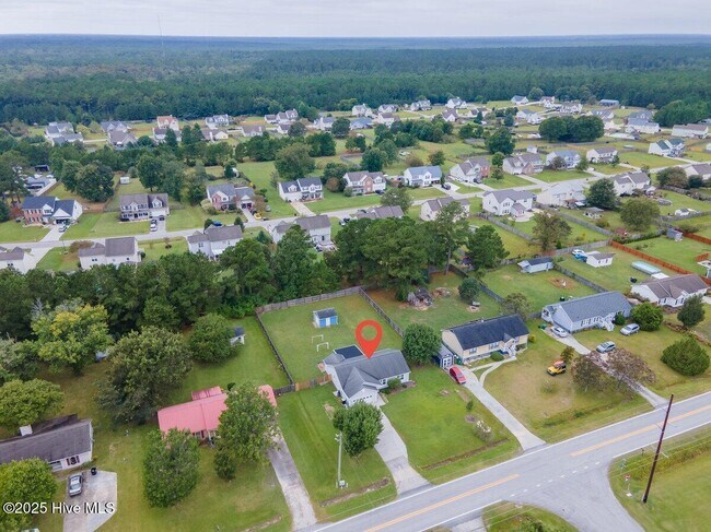 Foto del edificio - 295 Riggs Rd