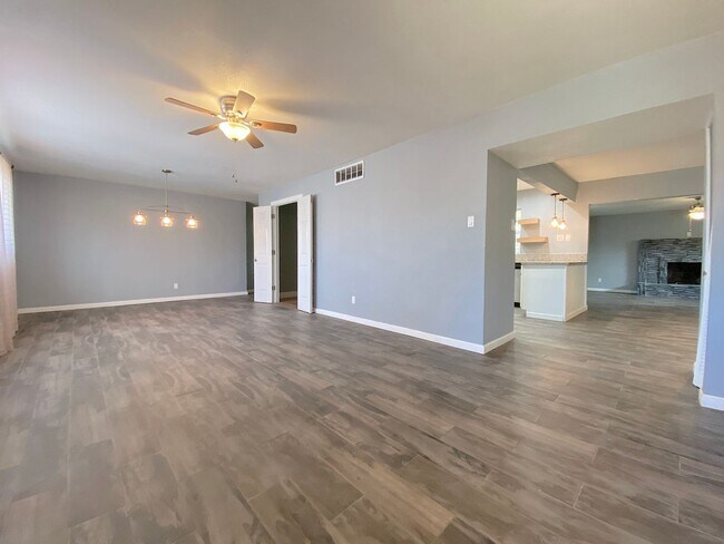 Foto del edificio - West El Paso 4 bed/2 Bath refrig A/C Home!