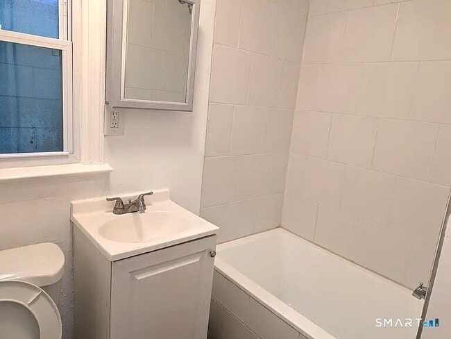 Building Photo - 64 Liberty St