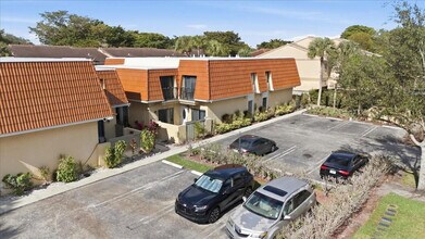 Building Photo - 4260 NW 114th Terrace