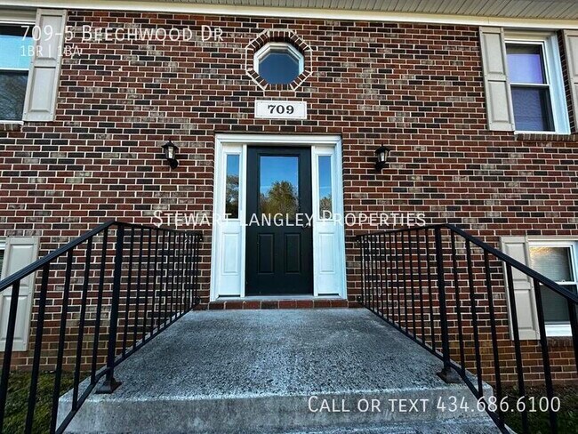 Foto del edificio - 709 Beechwood Dr