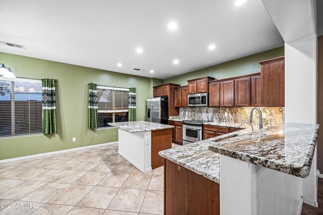 Foto del edificio - 2236 W Davis Rd