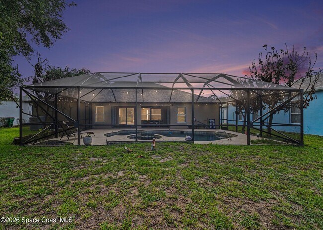 Building Photo - 722 Falls Creek Dr