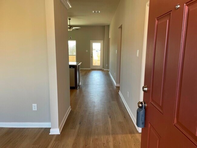 Foto del edificio - 3066 Dade Loop