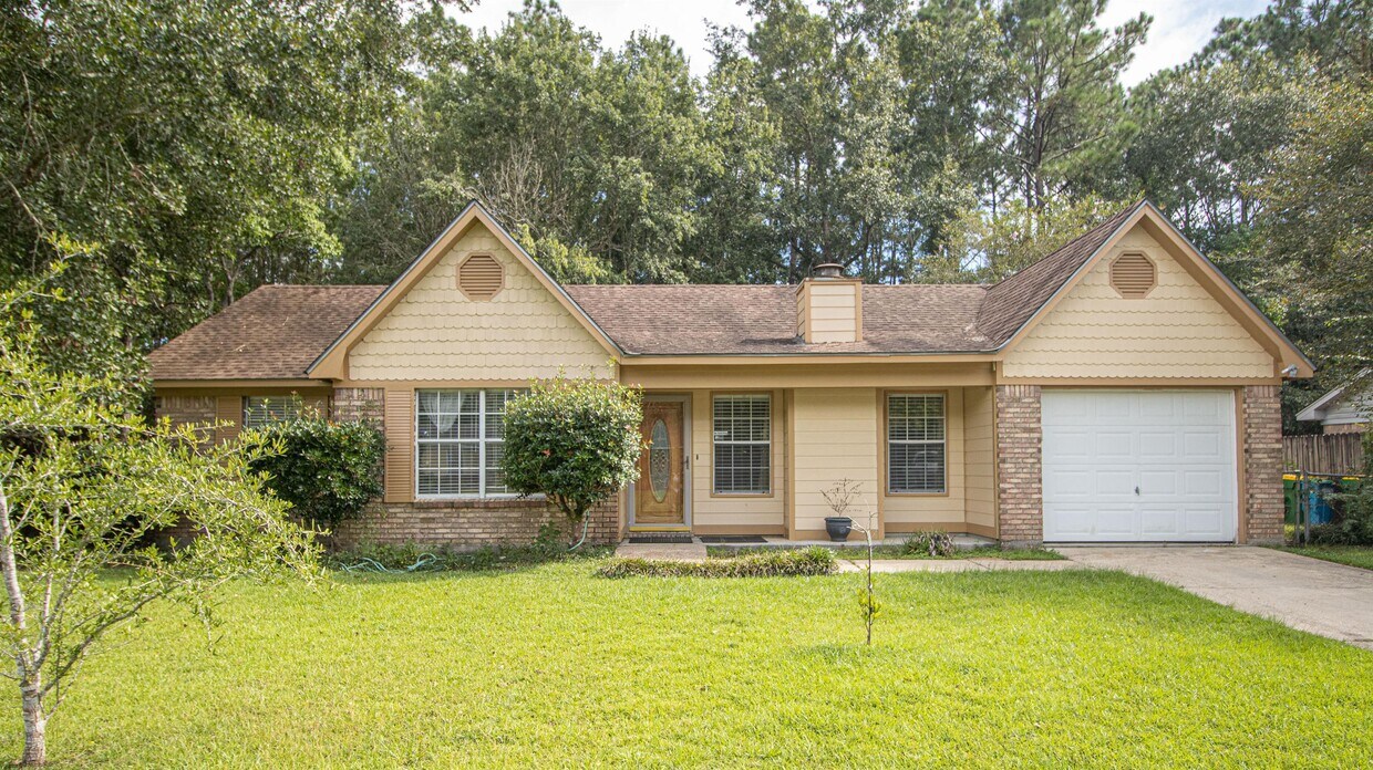 Foto principal - 12921 Rosemont St