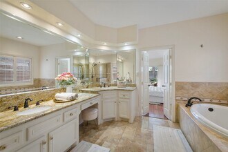 Building Photo - 14311 Islandwoods Dr