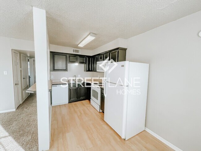 Building Photo - Charming 2 Bedroom in Wake Village!