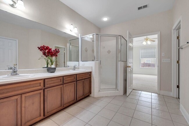 Foto del edificio - 3370 Aqua Ridge Way