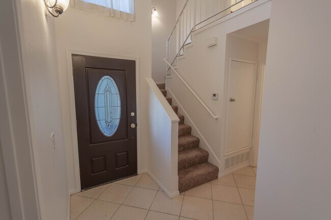 Foto del edificio - American Beauty Garden 4 Bedroom Home in C...